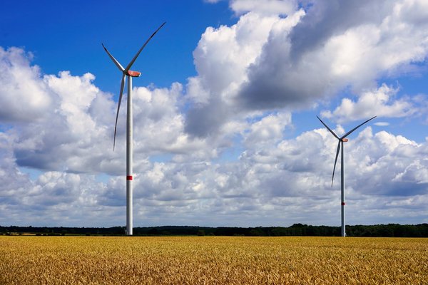 Investir dans les énergies renouvelables : pourquoi et comment réussir en 2026